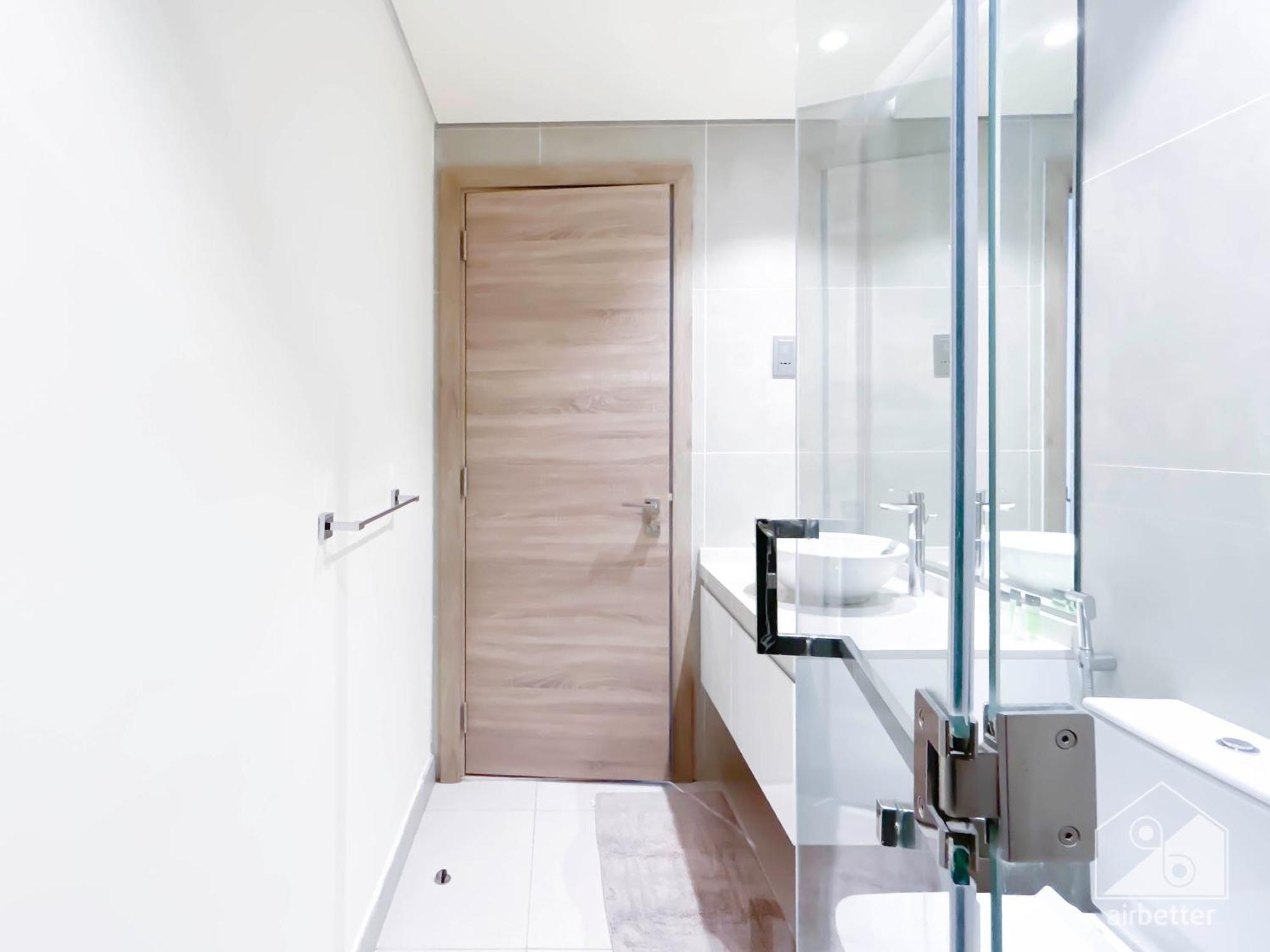 Chic New At One Marina Apartment