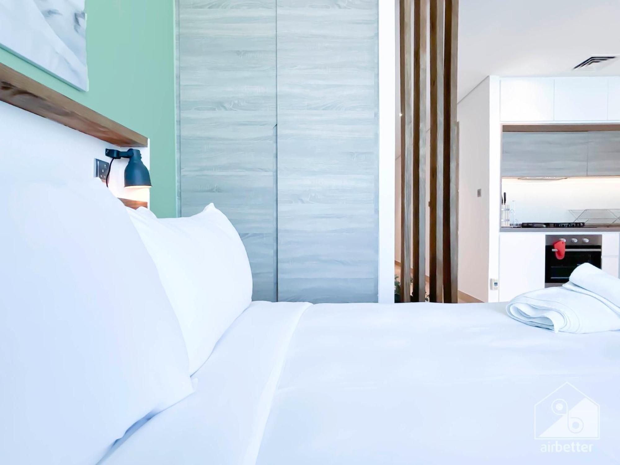 Chic New At One Marina Apartment Dubai