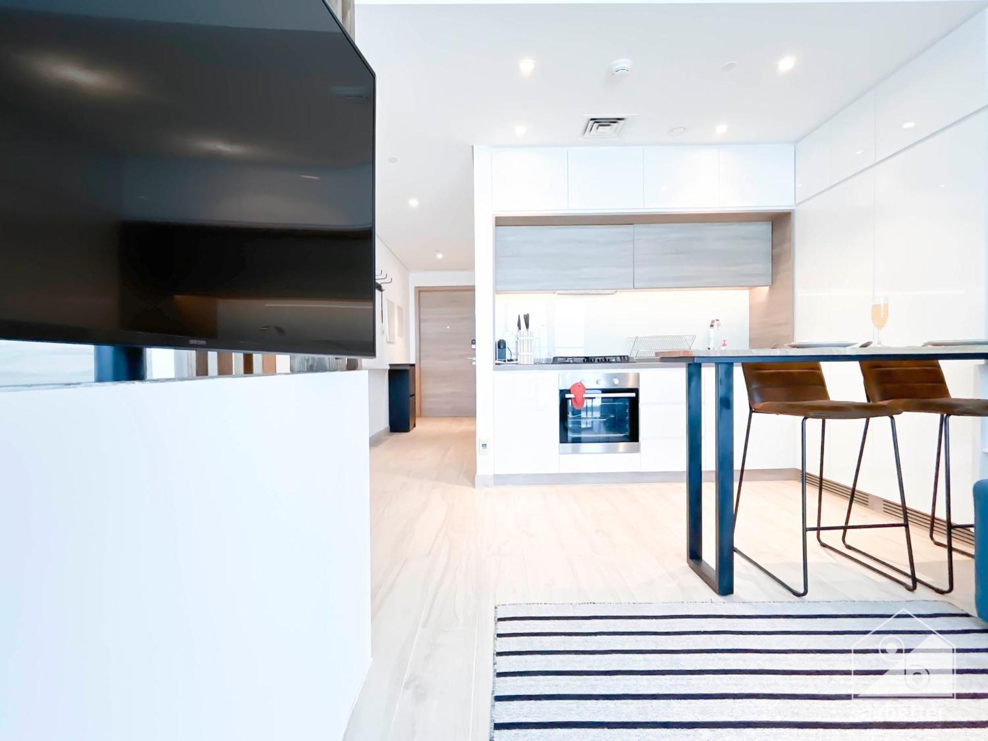 Chic New At One Marina Apartment